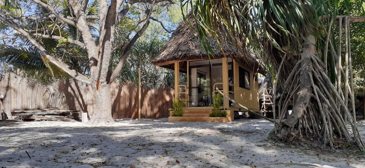 A Pousada Mikadi Beach Camp & Backpackers Dar es Salaam Exterior foto