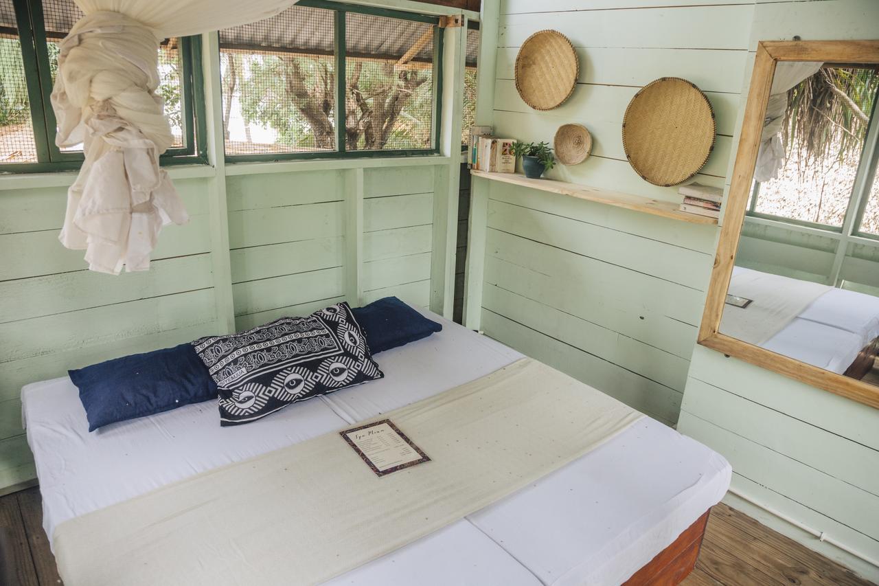 A Pousada Mikadi Beach Camp & Backpackers Dar es Salaam Exterior foto