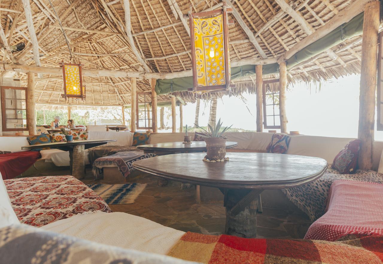 A Pousada Mikadi Beach Camp & Backpackers Dar es Salaam Exterior foto
