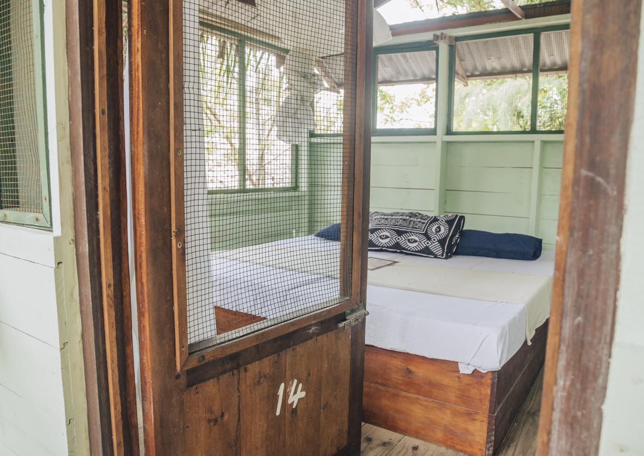 A Pousada Mikadi Beach Camp & Backpackers Dar es Salaam Exterior foto